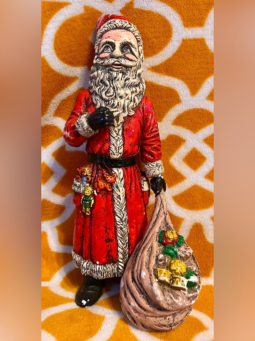 Santa Claus Holiday Figurine Decor, Red & Brown